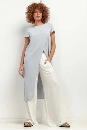 Tessita Šedá dámská viskózová halenka s vysokým rozparkem T405 - grey melange Rozmiar: 3XL