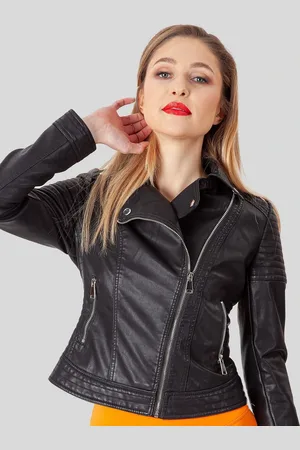 Perso Krátká dámská černá koženková bunda BLE 215500 F - Black