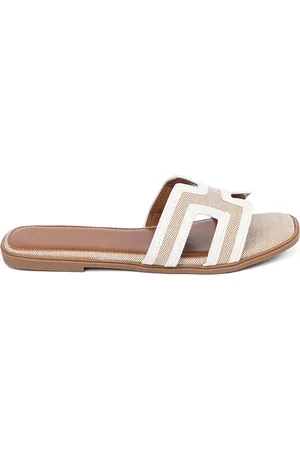 Basics from Amsterdam Bílé dámské nazouváky na ploché podrážce EK17P-W