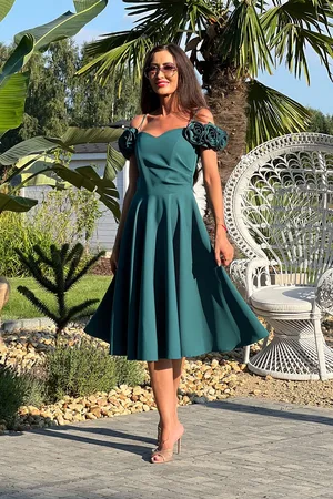 Mia Dresses Smaragdové midi šaty s růžemi