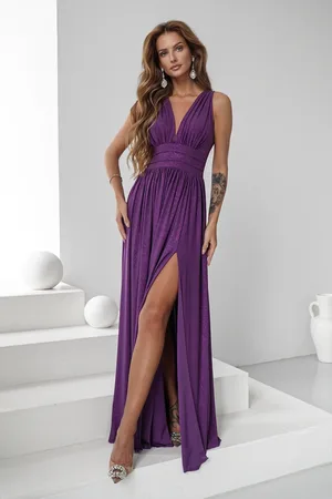 Mia Dresses Fialové třpytivé šaty s rozparkem