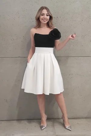 Mia Dresses Smetanová áčková krátká sukně