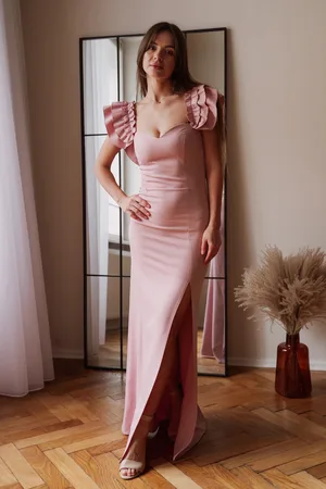 Mia Dresses Starorůžové přiléhavé šaty s volánkovými rukávy