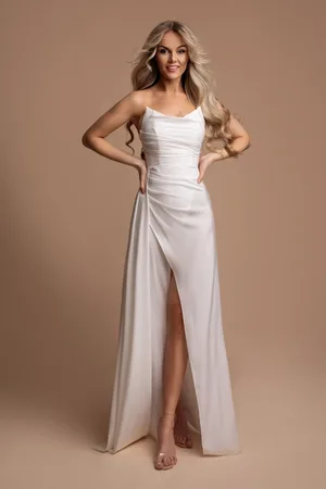 Mia Dresses Bílé přiléhavé šaty s rozparkem