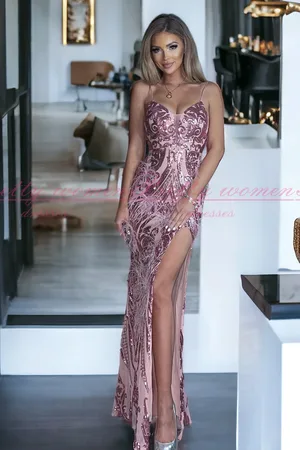 Mia Dresses Růžové flitrované šaty s peříčky
