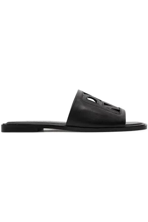 DKNY Nazouváky