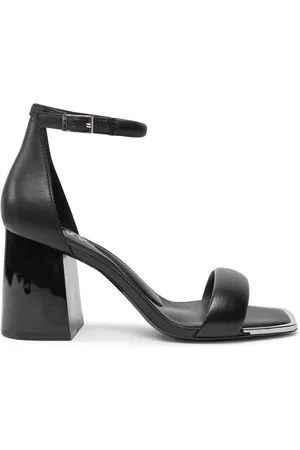DKNY Sandály