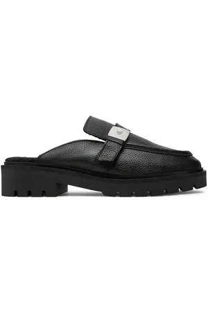 Calvin Klein Nazouváky