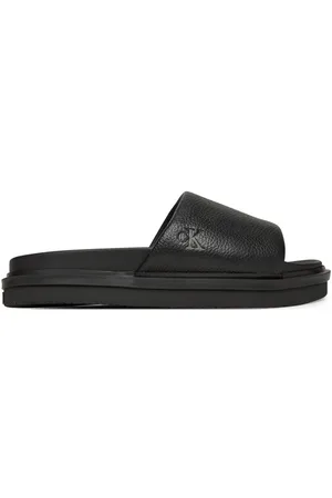 Calvin Klein Nazouváky