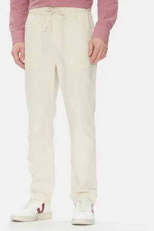Lee Kalhoty z materiálu
