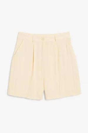 Monki Soft suit shorts - Beige