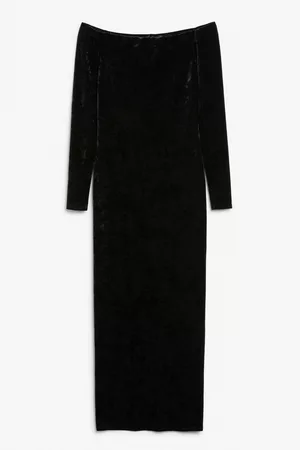 Monki Ženy Přiléhavé - Long off the shoulder velvet bodycon dress - Black