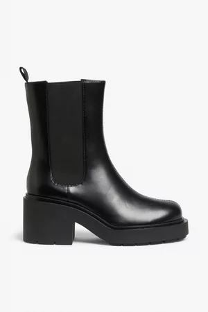 Monki Chunky heel chelsea boots - Black