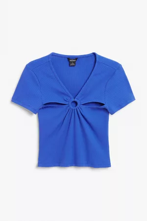 Monki Cut-out crop top with ring detail - Blue