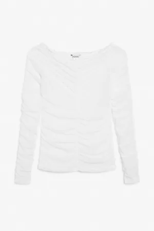 Monki Ženy Bez ramínek - Ruched off shoulder mesh top - White