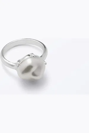 Monki Pearl Ring