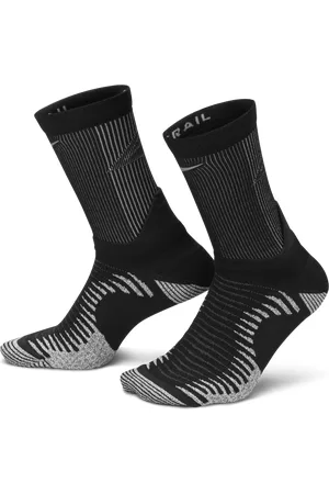 Nike Středně vysoké ponožky Dri-FIT na terénní běh