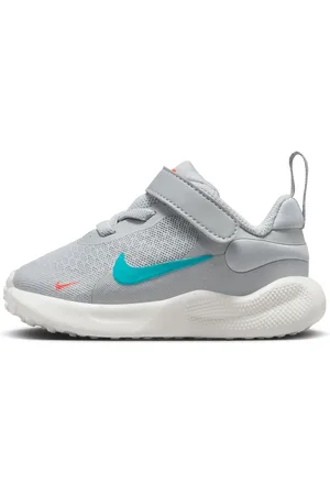 Nike Boty Revolution 7 pro kojence a batolata