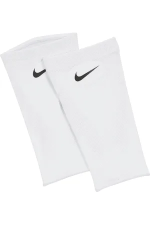 Nike Fotbalové návleky Guard Lock Elite