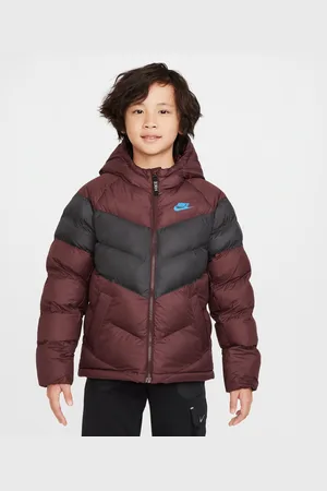 Nike Bunda Sportswear s kapucí a syntetickou výplní