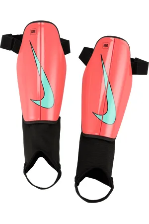Nike Fotbalové chrániče holení Charge