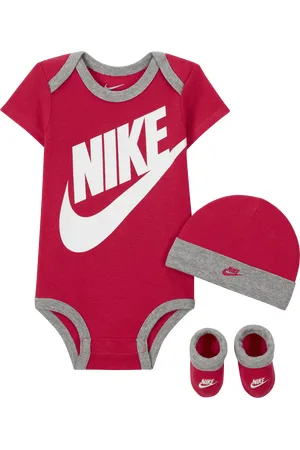 Nike Trojdílná kojenecká souprava (0–6 měsíců)