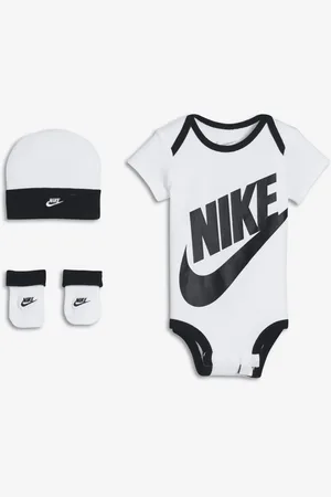 Nike Trojdílná kojenecká souprava (0–6 měsíců)