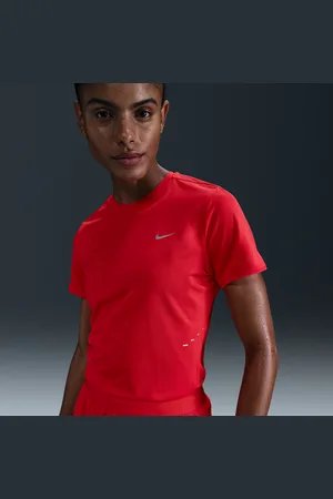 Nike Dámské běžecké tričko Swift Dri-FIT s krátkým rukávem
