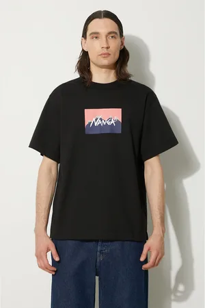 Nanga Tričko × Jerry Ukai Eco Hybrid Logo Tee barva