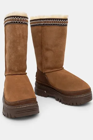 UGG Sněhule Classic Tall Trailgazer barva