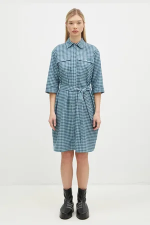 Maison Kitsuné Bavlněné šaty Double Pocket barva