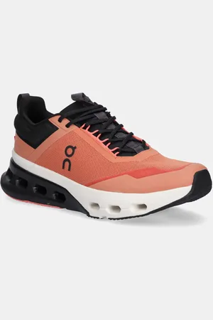 On Running Běžecké boty CLOUDNOVA X barva