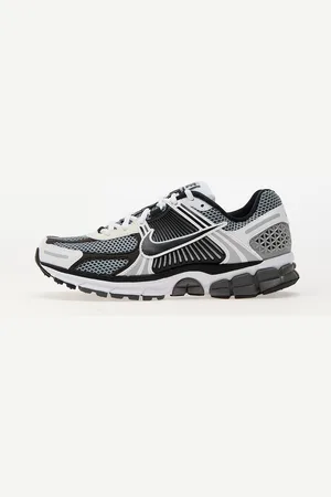 Nike Tenisky Zoom Vomero 5 SE SP Dark Grey/ Black-White-Sail EUR 38.5
