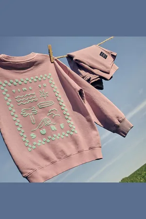 Reserved BOYS` JOGGING TOP & SHORTS