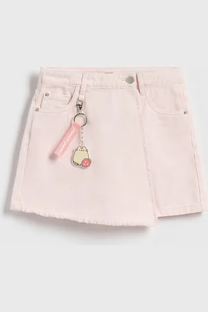 Reserved GIRLS` SHORTS & PENDANT