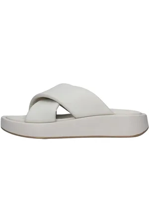 Inuovo Boty 393001