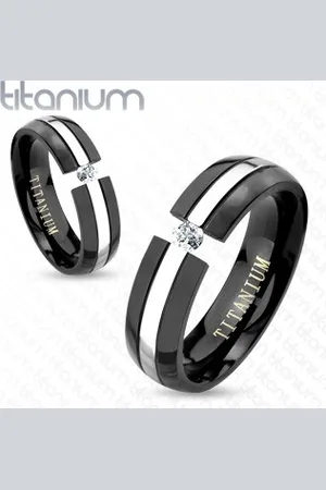 Šperky Eshop Černý titanový prsten, zaoblený povrch, pás stříbrné barvy, zirkon, 6 mm - Velikost: 65