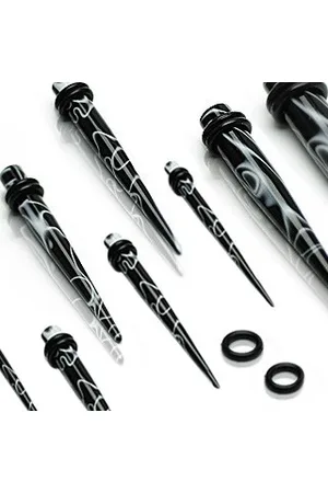 Šperky Eshop Akrylový taper do ucha, černý s mramorovým vzorem, dvě gumičky - Tloušťka : 1.6 mm