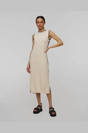 Varley Dámské šaty Z úpletu Dwight Tank Knit Dress V Béžové Barvě
