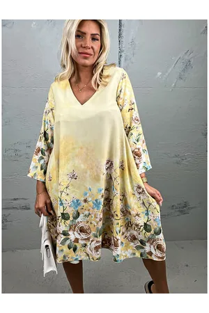 Star Style Elegantné kvetované šaty EMMA