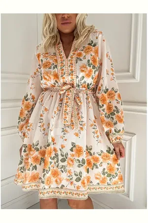 Star Style Elegantné kvetované šaty s opaskom FLORESS