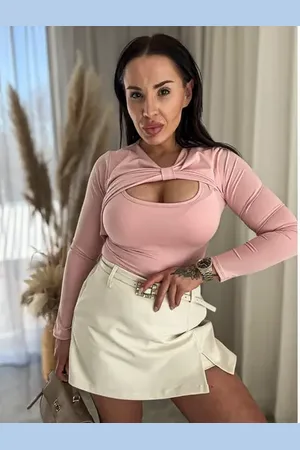 Star Style Elegantné elastické tričko CAROLA