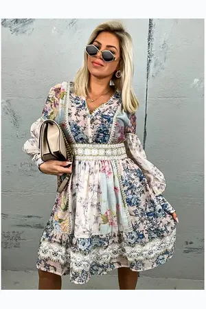 Star Style Kvetované šifónové šaty s vyšívanými motívmi MERIEM