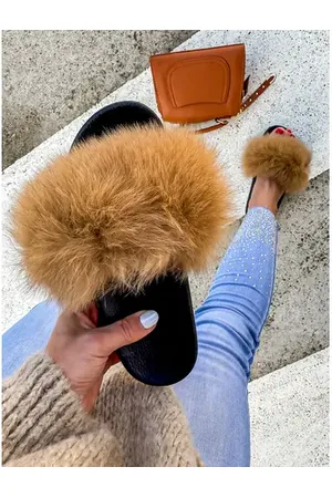 Star Style Chlpaté dámske šľapky ROMILA