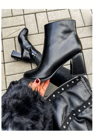 Star Style Čierne členkové čižmy SABINA+