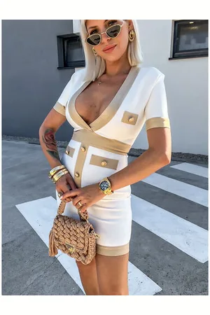 Star Style Elegantné šaty so zlatými gombíkmi KARLA+