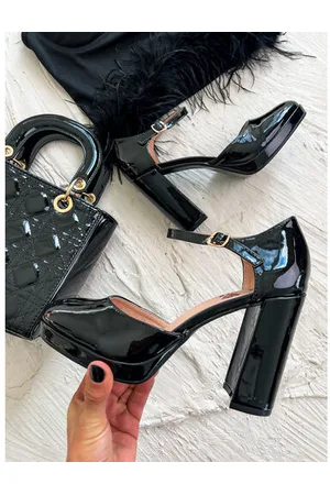 Star Style Elegantné lakované sandále MOLLIE+