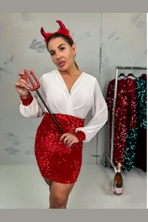 Star Style Elegantné šaty zdobené flitrami KRISSINA+