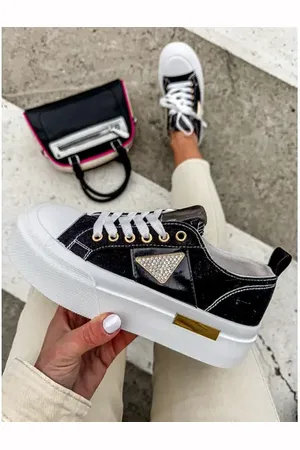 Star Style Čierne tenisky zdobené kamienkami IMOLA