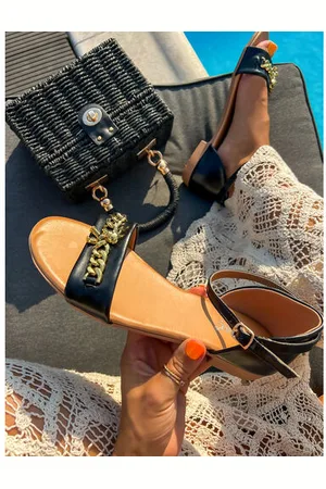 Star Style Elegantné sandále so zlatou ozdobou ROSALYN+